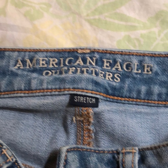 American eagle high rise ripped jean shorts size 2 - Picture 3 of 4